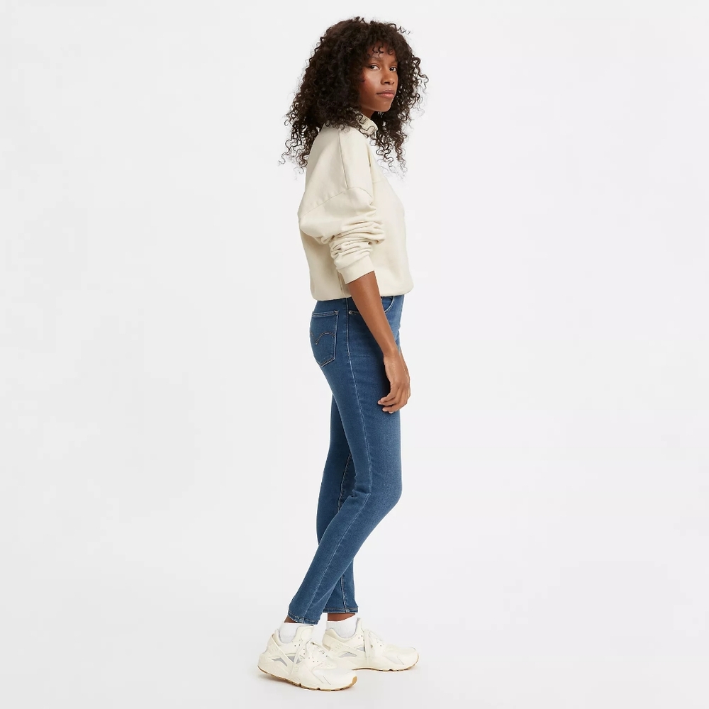 Levi's Leggings Women Light wash blue Size 7 or W28  L28 Jeans - Picture 3 of 5
